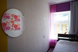 Гостиница Vitamin Hostel Санкт-Петербург Небольшой двухместный номер с 1 кроватью и общей ванной комнатой-5