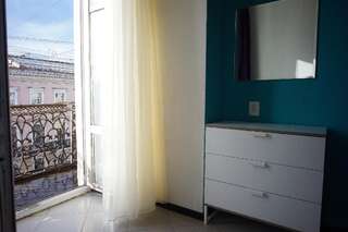 Гостиница Vitamin Hostel Санкт-Петербург Двухместный номер эконом-класса с 1 кроватью и общей ванной комнатой-23