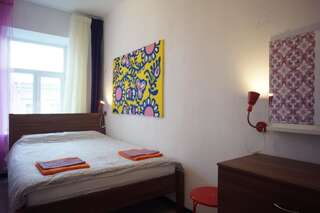 Гостиница Vitamin Hostel Санкт-Петербург Двухместный номер эконом-класса с 1 кроватью и общей ванной комнатой-26